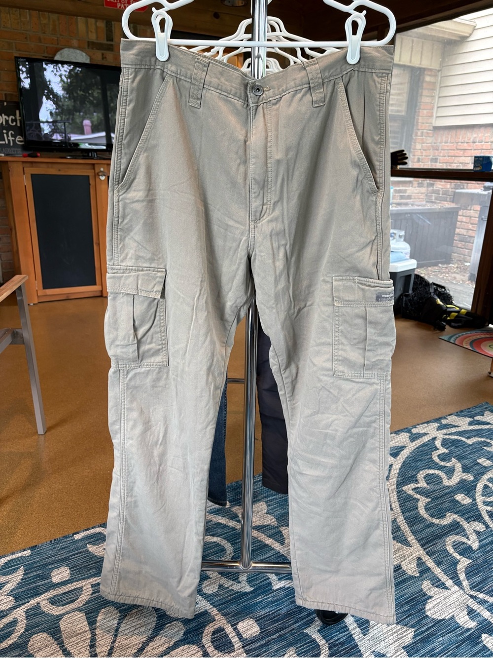 Men’s Wrangler Relaxed Fit fleece lined cargo pants